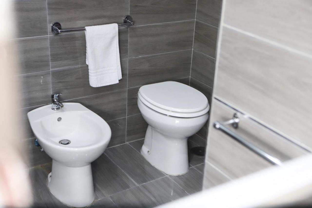 Napoli Centrale Budget Apartment Exterior foto